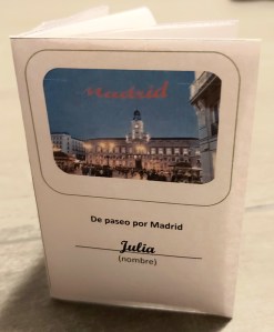 Foto eines Buddy Books mit Bild und Schriftzug von madrid.